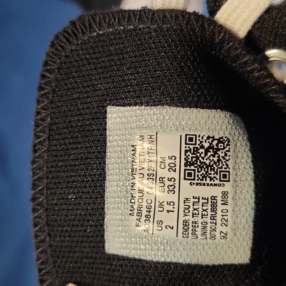 CONVERSE KIDS Black High-Top Sneakers with White Soles Size 2. - Picture 8 of 9